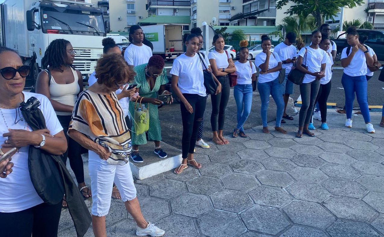 les communautés scolaires du LPO NGT de Port-Louis et du Lycée Félix PROTO