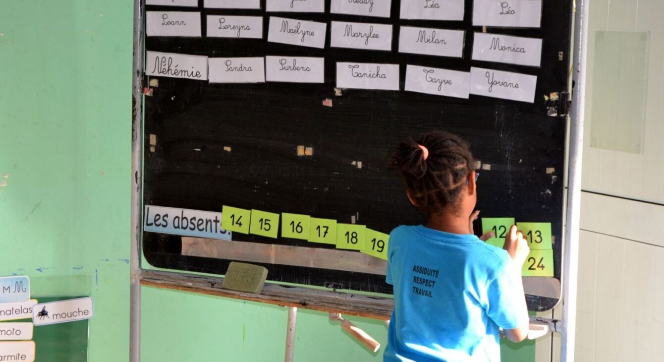 Elève de primaire au tableau