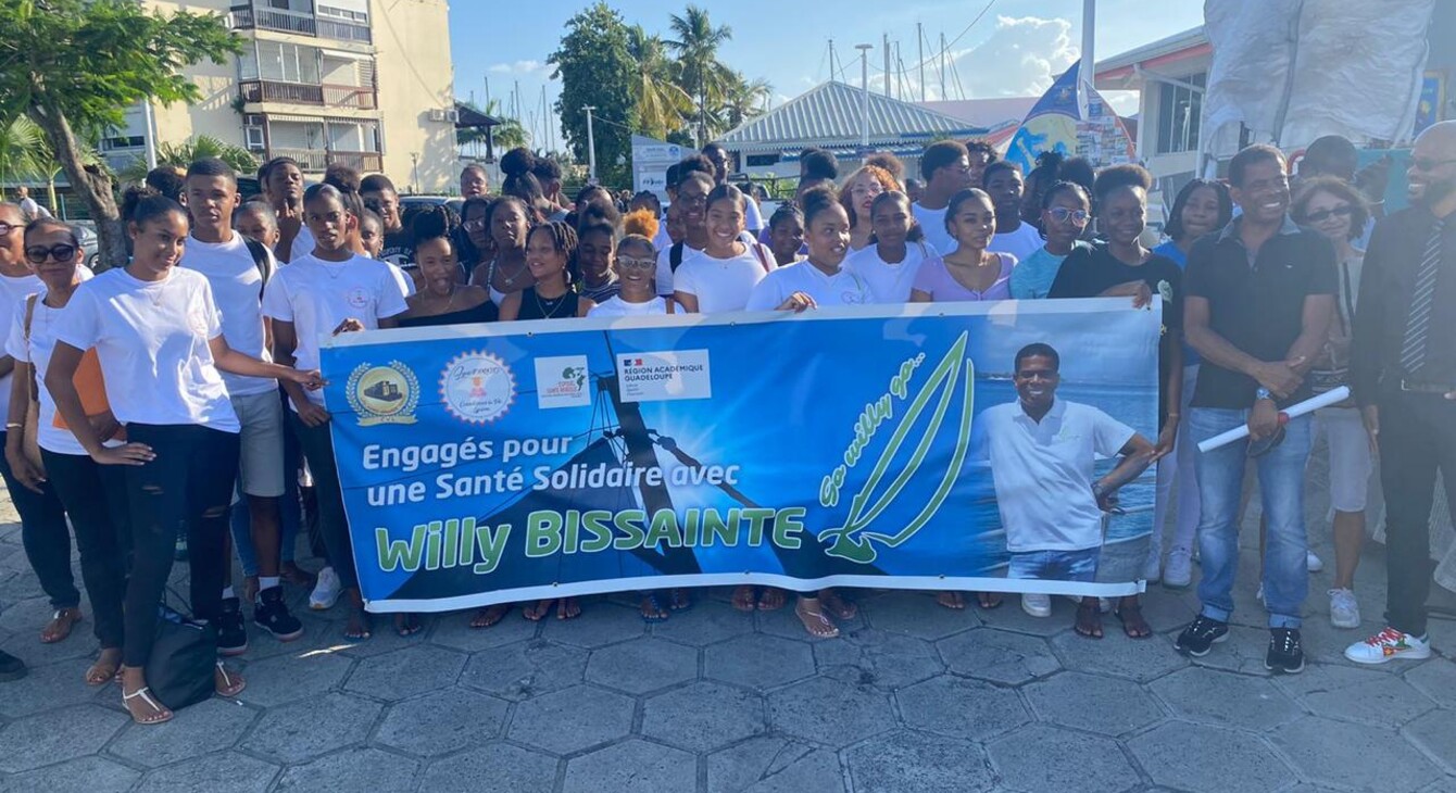 les communautés scolaires du LPO NGT de Port-Louis et du Lycée Félix PROTO