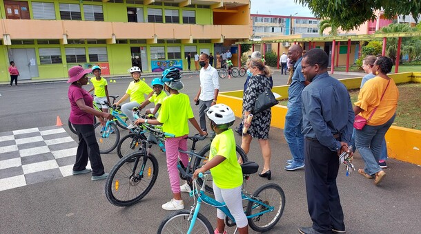 vélo05_crédits_CHEDEVILLE-min