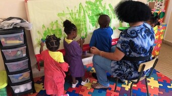 Une classe d'école maternelle