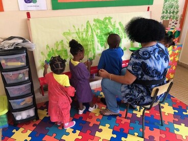 Une classe d'école maternelle